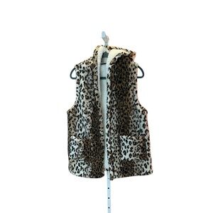 Coco + Carmen Leopard Print Sherpa Vest in Cream and Brown